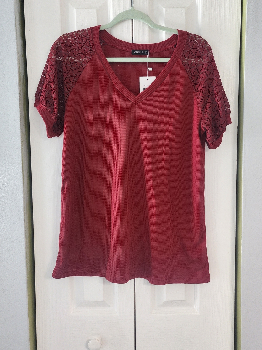 Burgundy NWT V-Neck with Lace Short Sleeves Business Casual Size L Officecore
